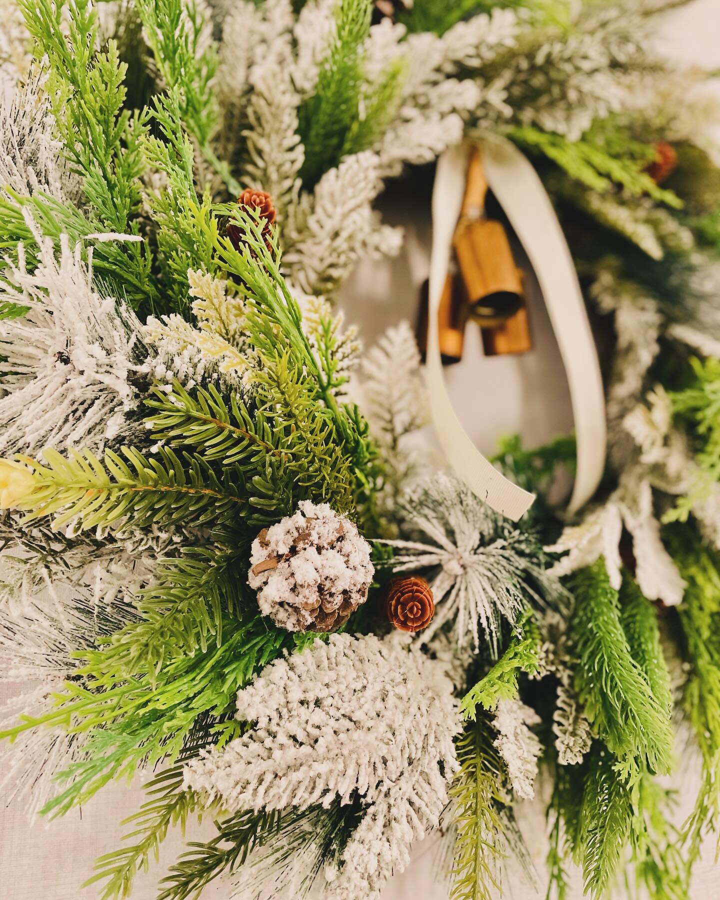 Snowy Pine & Bells - 24"